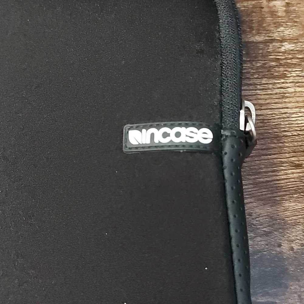 Incase tablet/notebook Sleeve - Picture 2 of 7